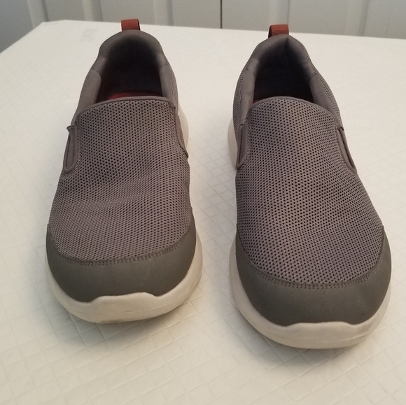 Men's Skechers Men's Size 10 GOwalk Max - Clinched Slip-SN216010-Gray - Picture 1 of 6